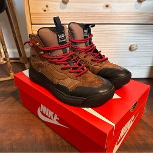 Vans UltraRange Exo Hi MTE-2 Gore-Tex Dachshund Shoes Boots Men 10 Used